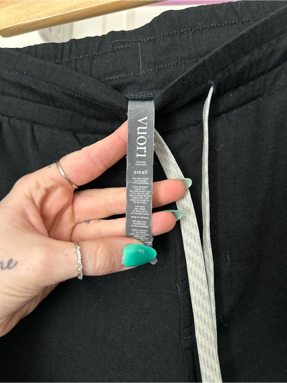 Vuori Ponto Shorts - Picture 2 of 4
